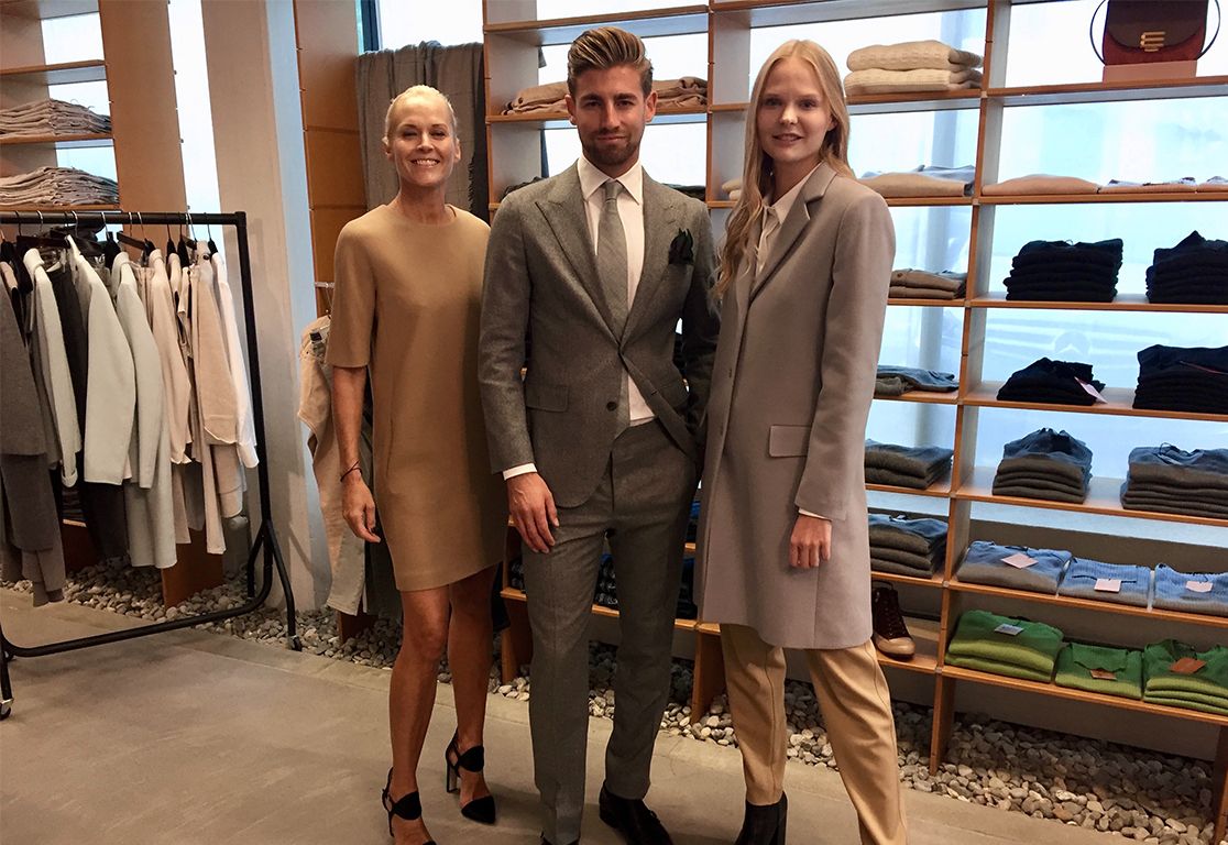 Drei Models präsentieren die akutelle Kollektion